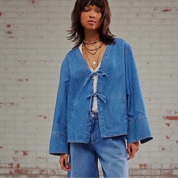 Free People Denim Dragonfly Tie Front Jacket. Size: XL - Picture 1 of 13